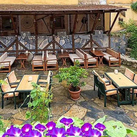 Stone Old Hotel 3*